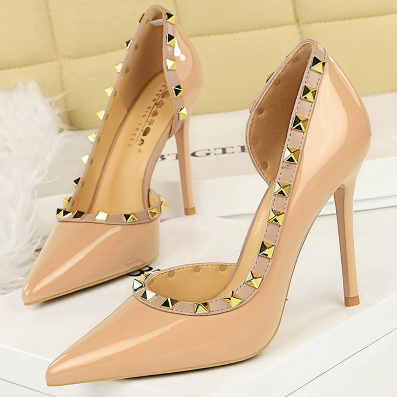 Shoe Tree - Sexy Damenpumps mit Nietendesign, 10,5 CM
