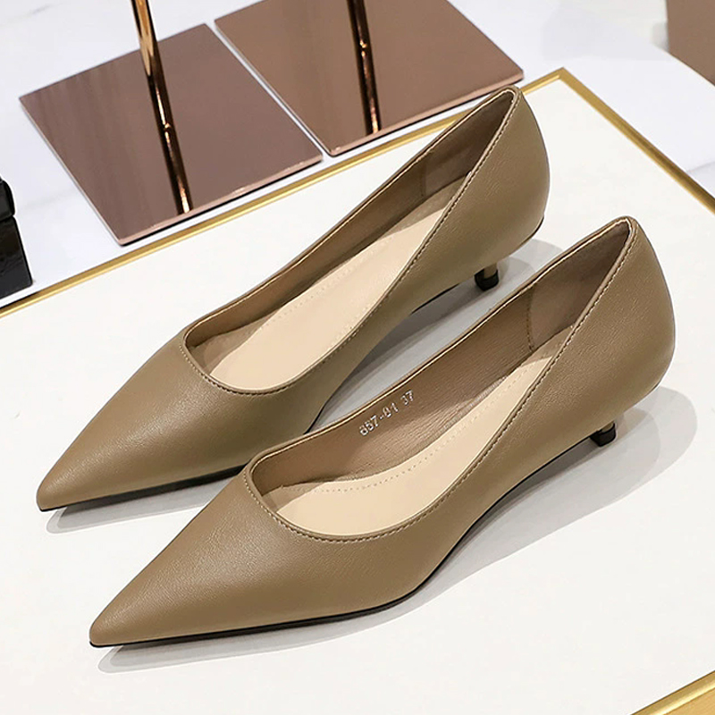 Modische spitze Schuhe mit mit – Shoe Tree Bewertung und Preis